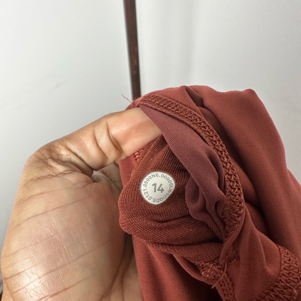 Lululemon Wunder Under Crop (High-Rise) Full-On Luxtreme 21" Brick Rose size 14 - Picture 6 of 8
